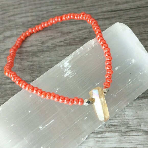 Dainty Aura Quartz Crystal Stretch Bracelet, Minimalist Gemstone Jewelry, One SZ - Picture 1 of 5